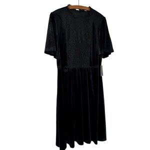 NWT Eloquii Flutter Sleeve Lace Midi Velvet Like Size 16 Little Black Dress